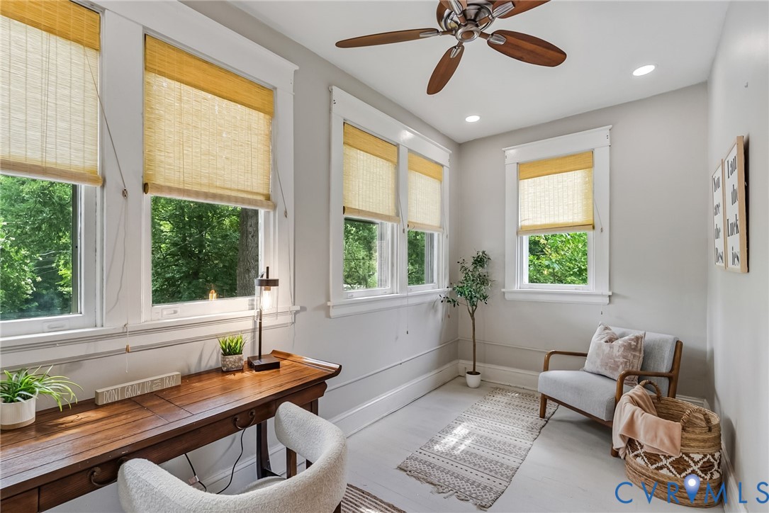 4806 E Seminary Ave
