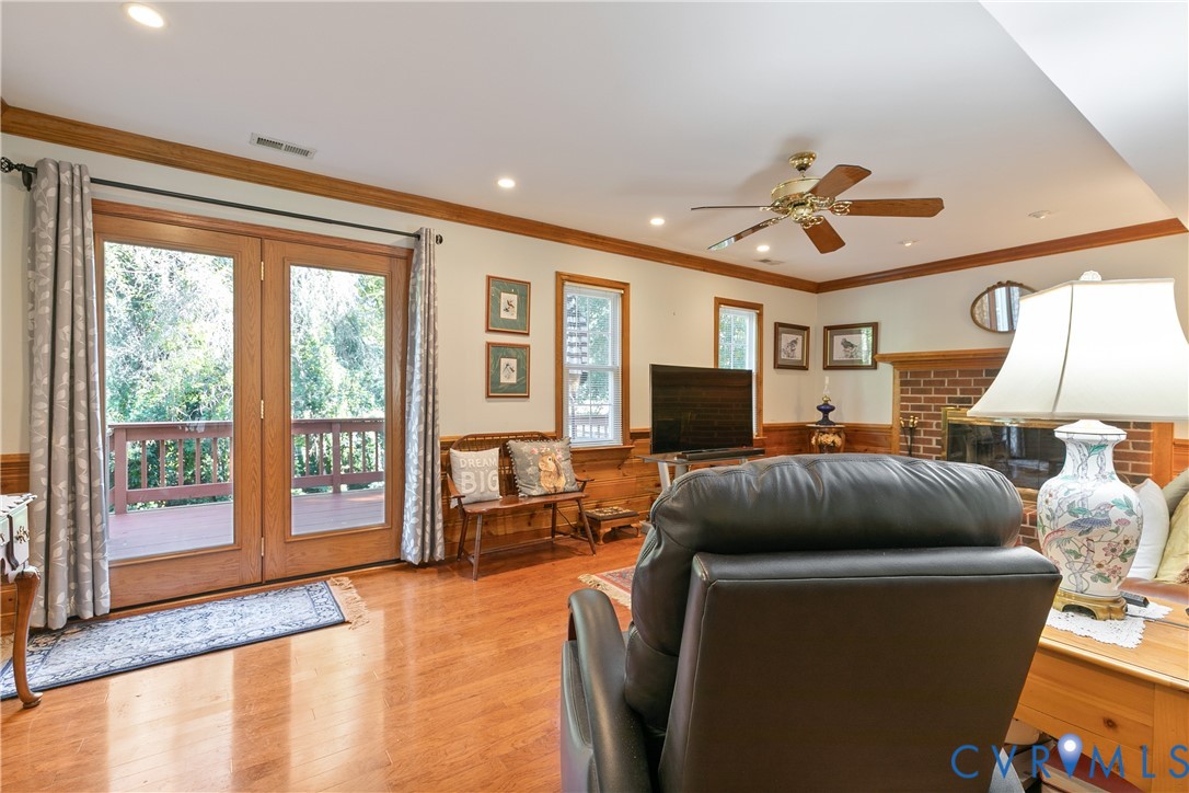 2504 Melaway Dr