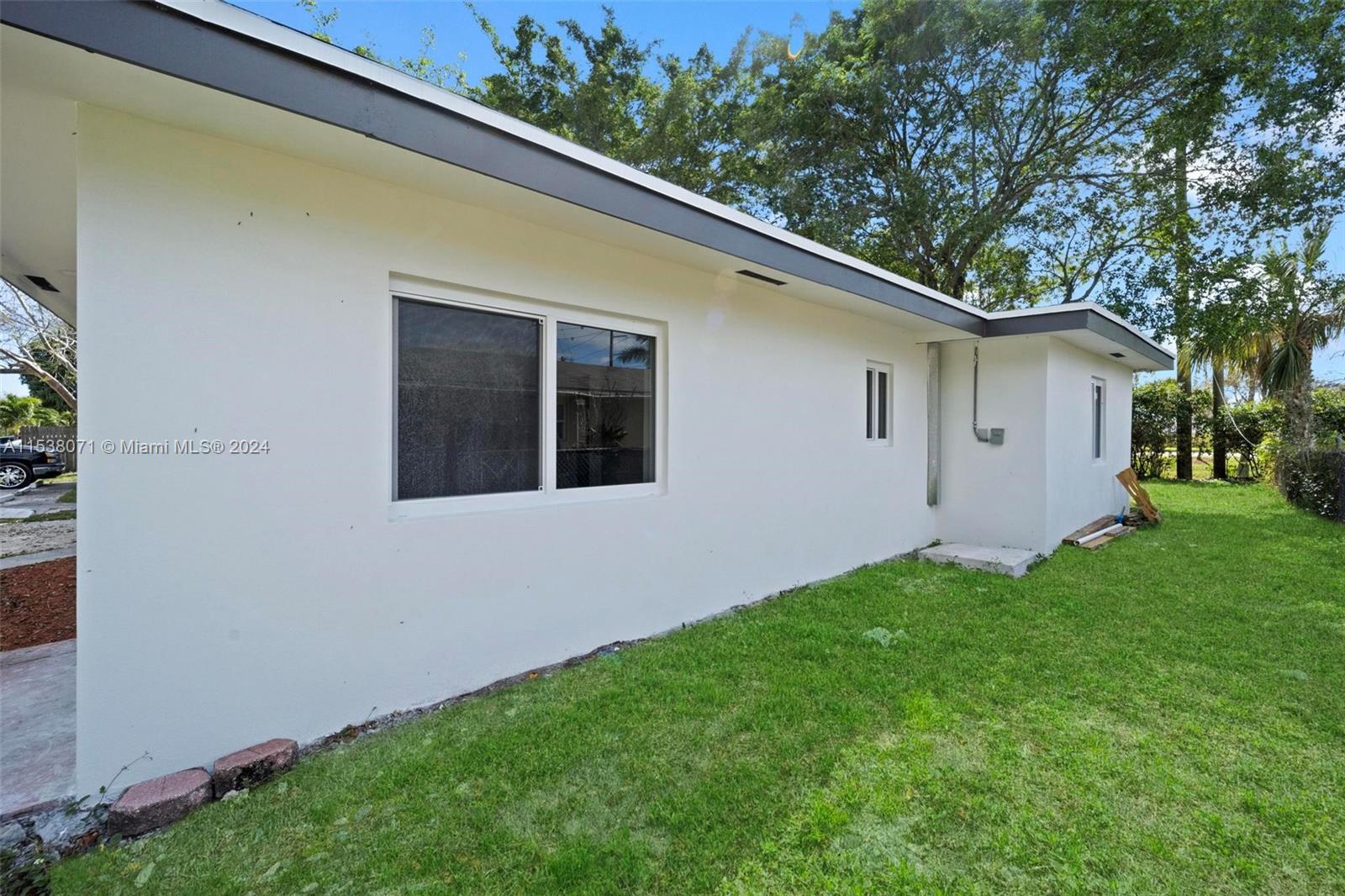 2868 NW 6th Ct