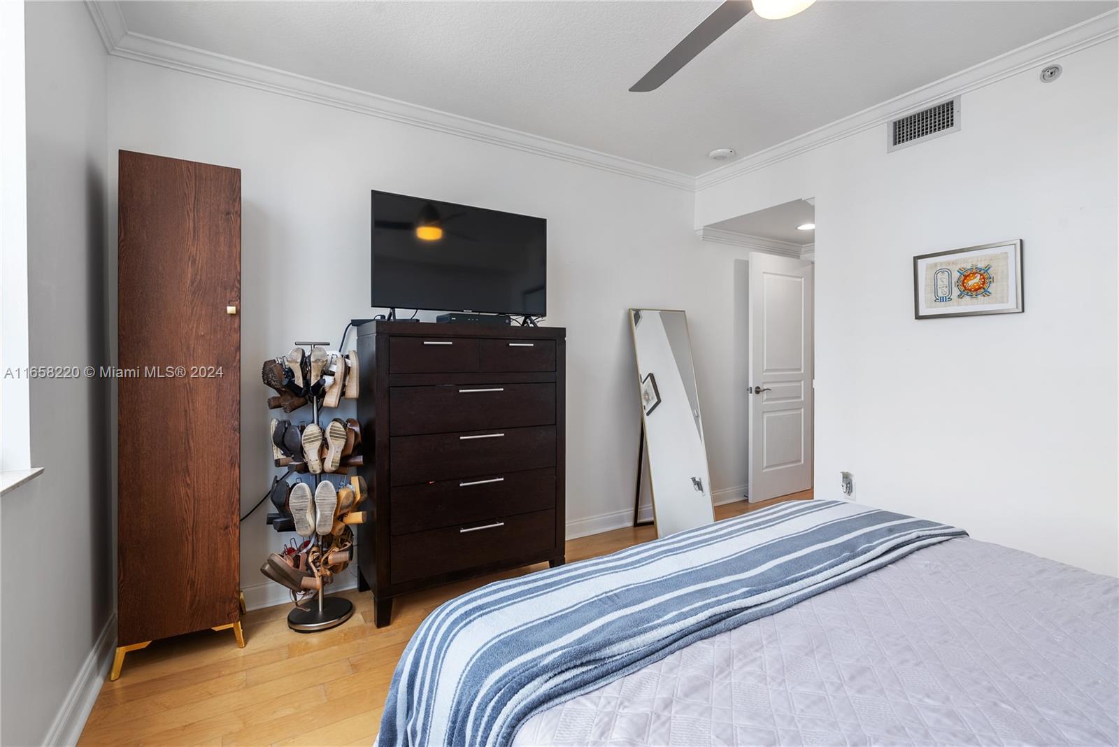350 SE 2nd St # 2580