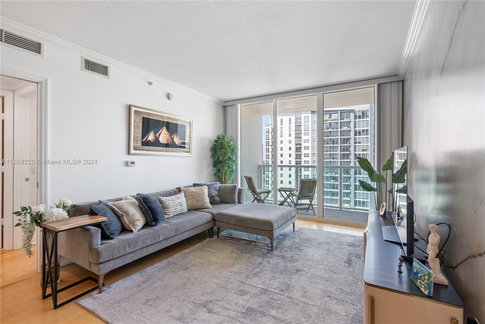 350 SE 2nd St # 2580