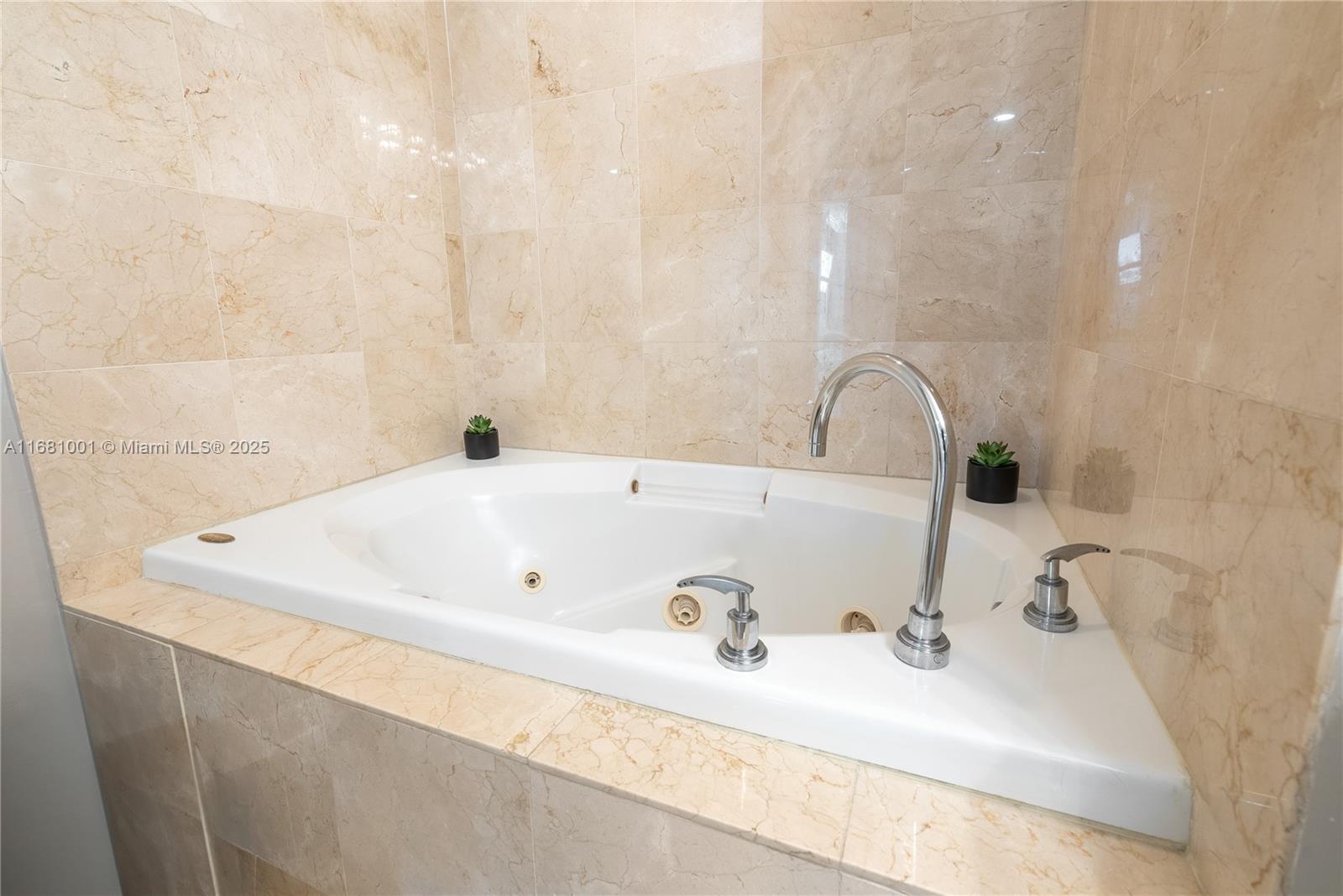 350 LAS OLAS SE 2nd St # 2550