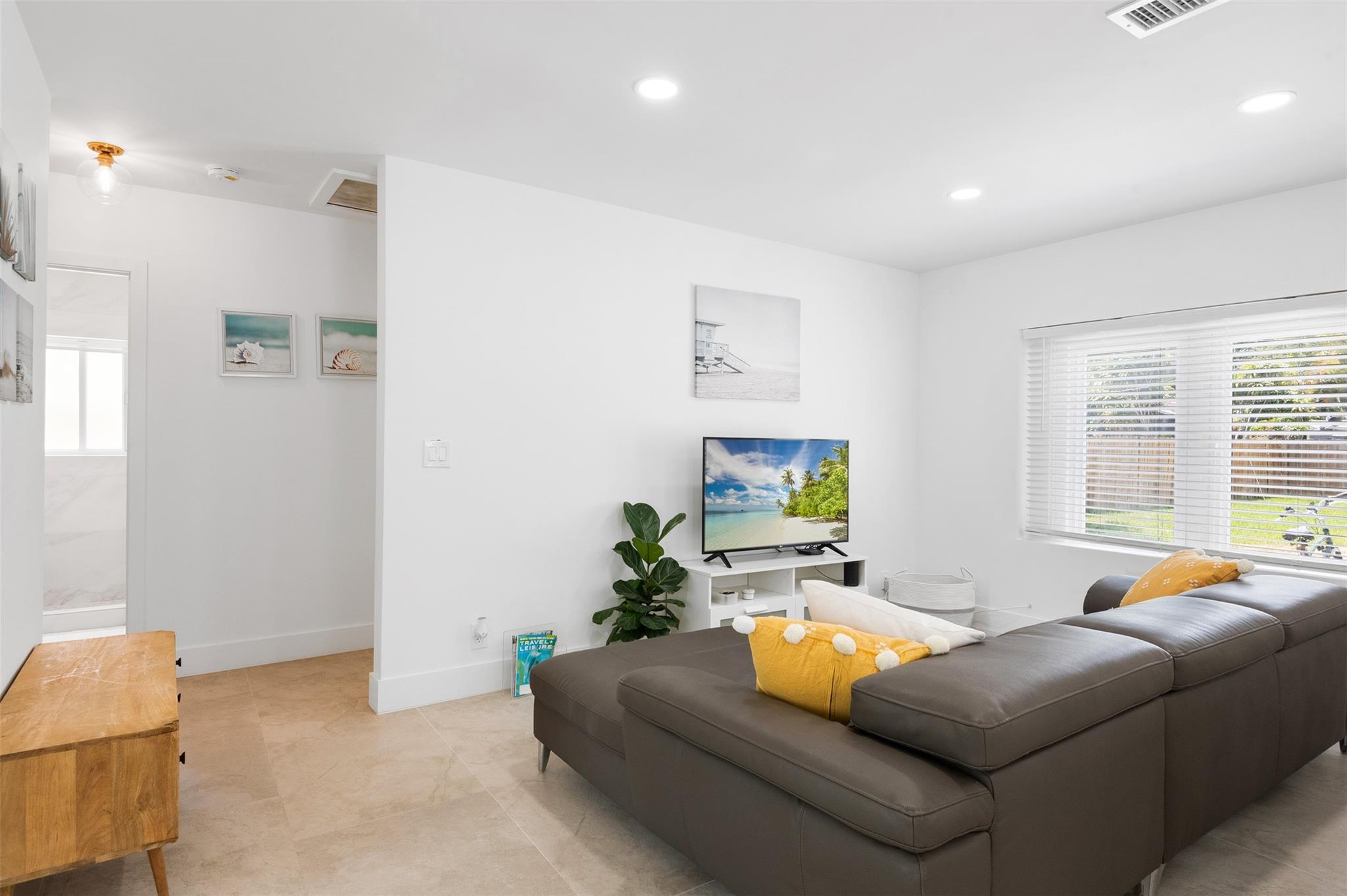1131 NE 12th Ave
