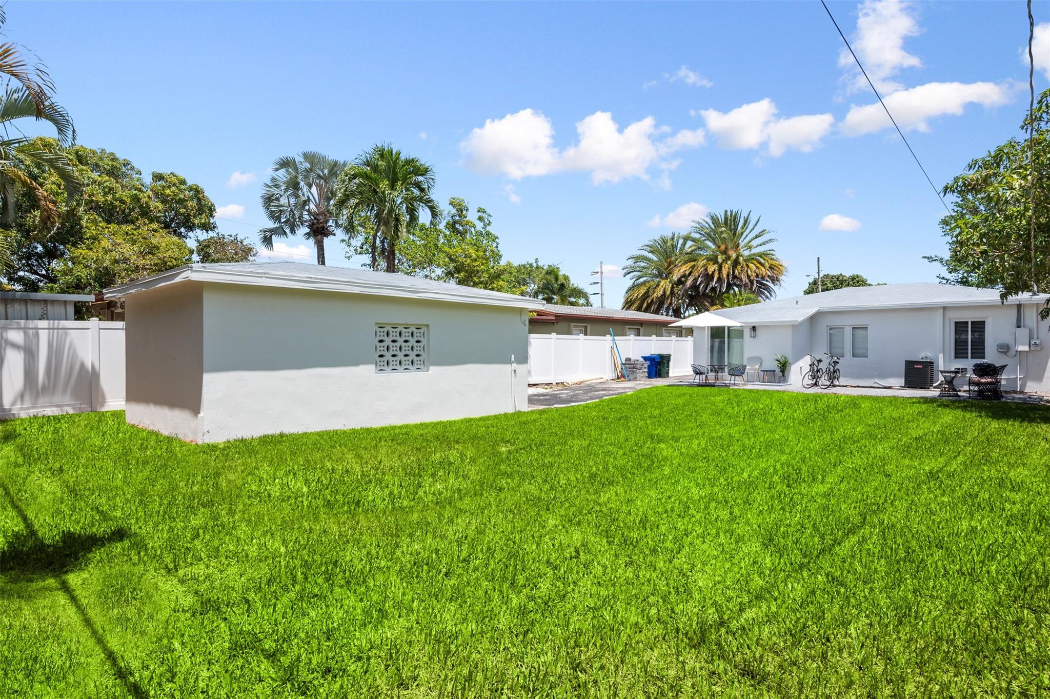 1131 NE 12th Ave