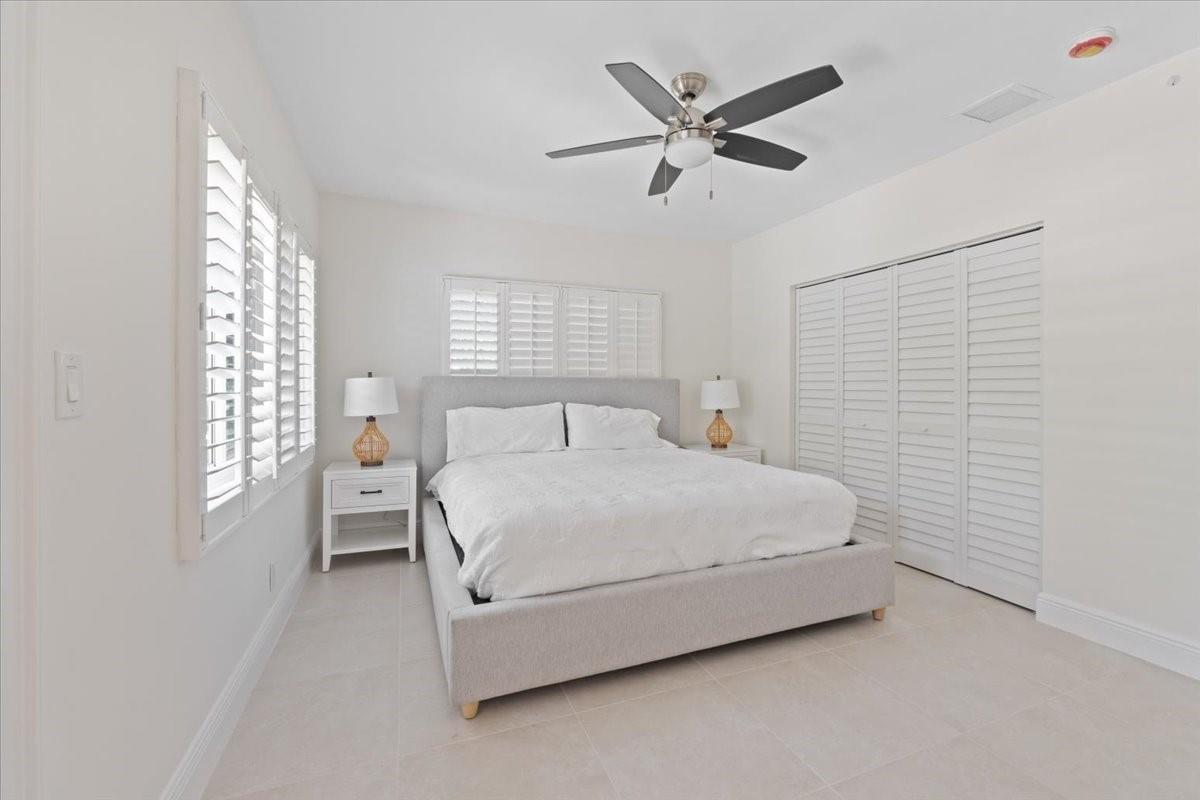 1635 Seabreeze Blvd