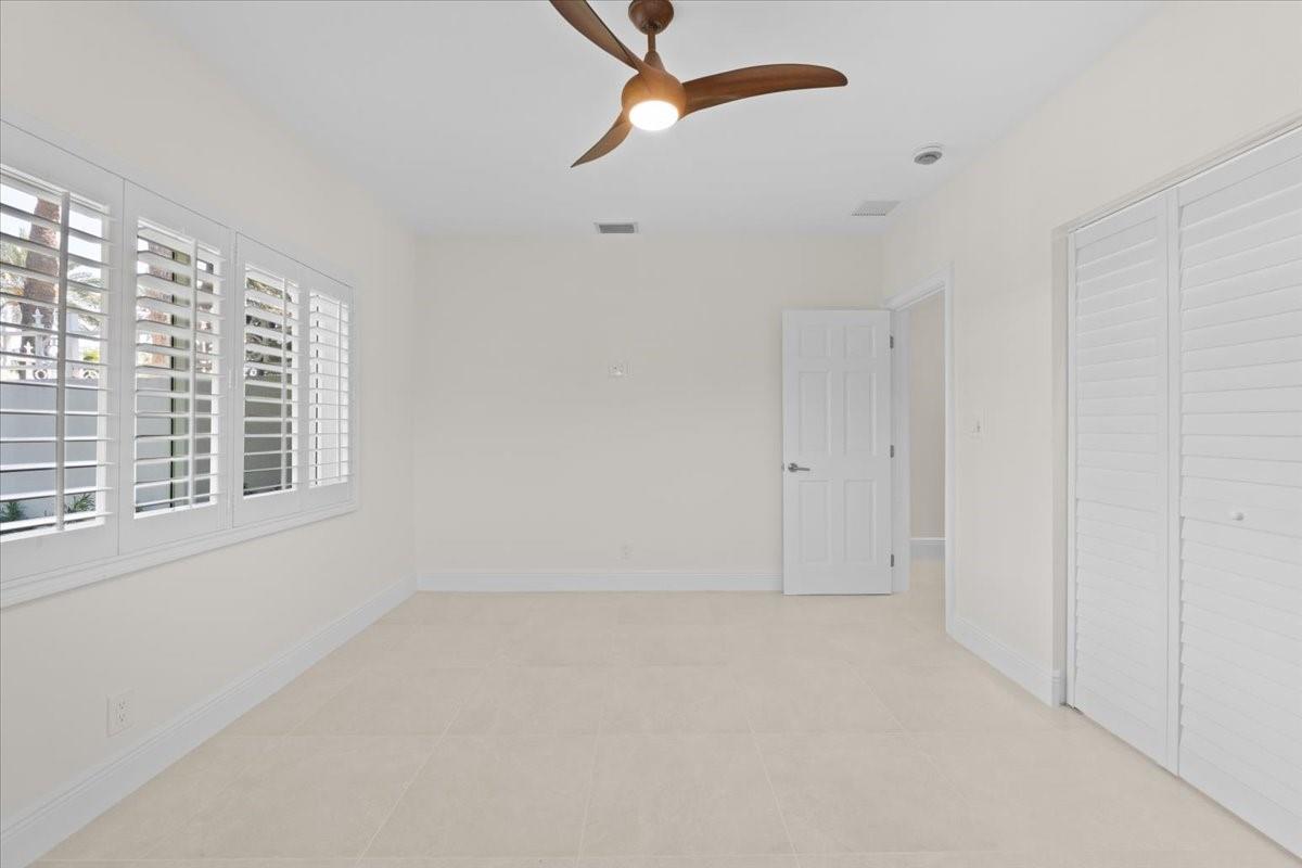 1635 Seabreeze Blvd