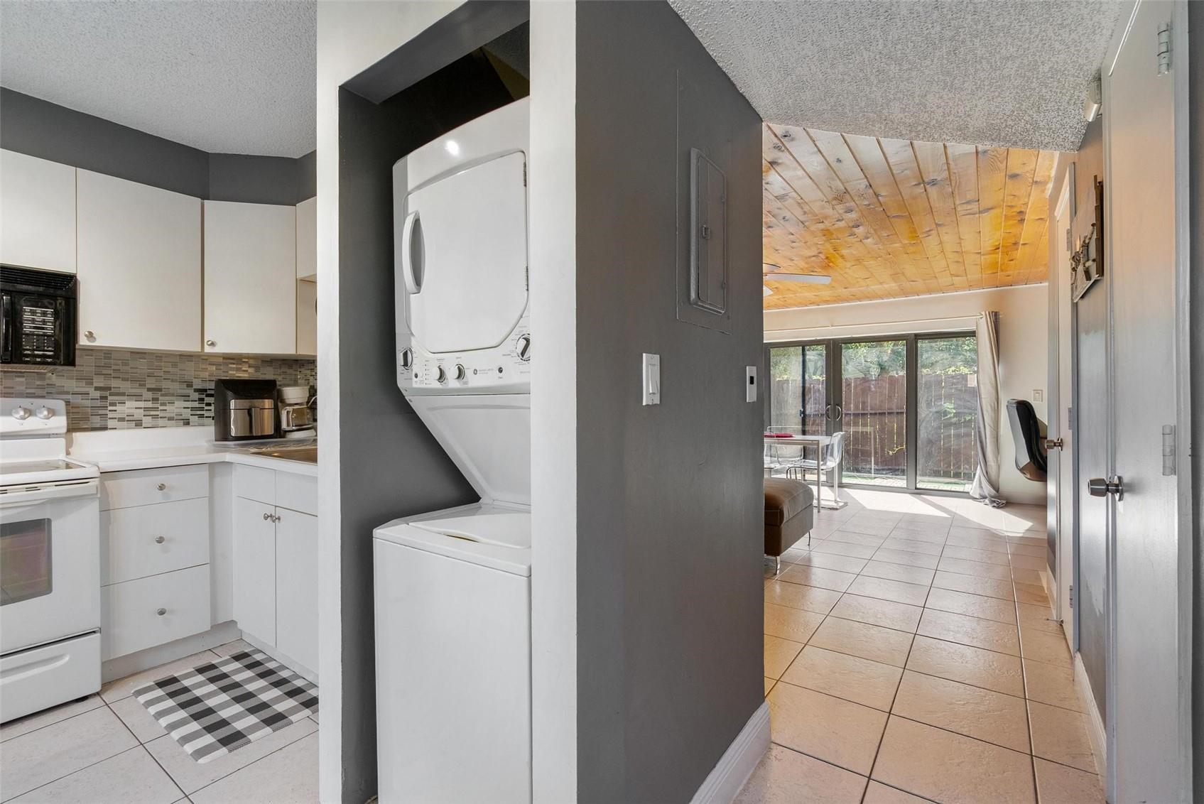 3200 NW 5th Ter 33