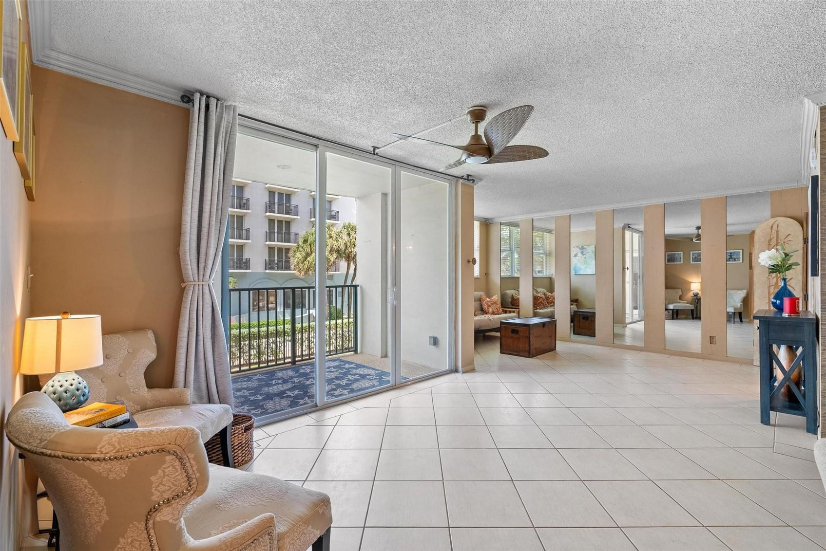 1239 Hillsboro Mile 203