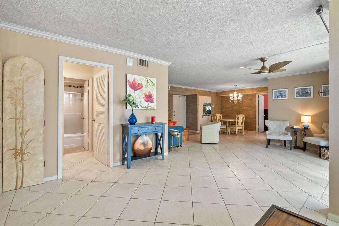 1239 Hillsboro Mile 203