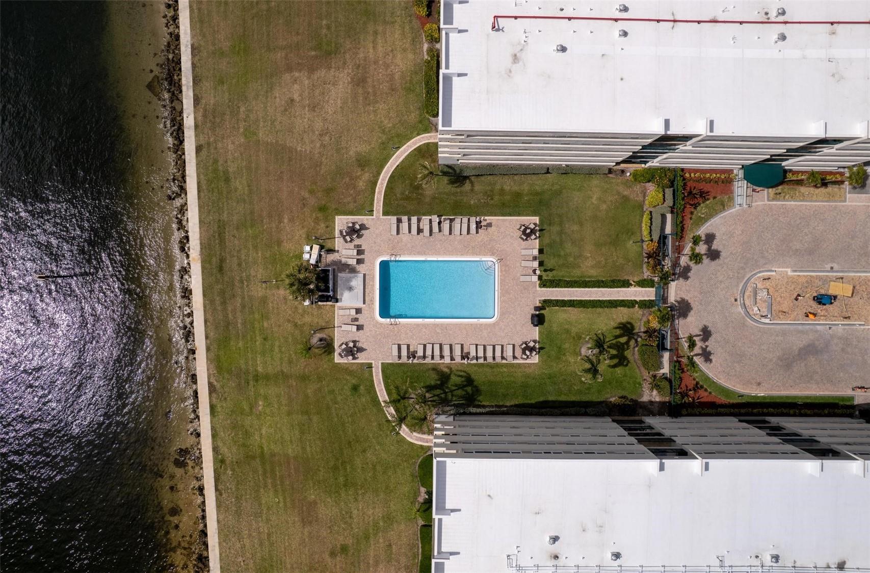 1239 Hillsboro Mile 203