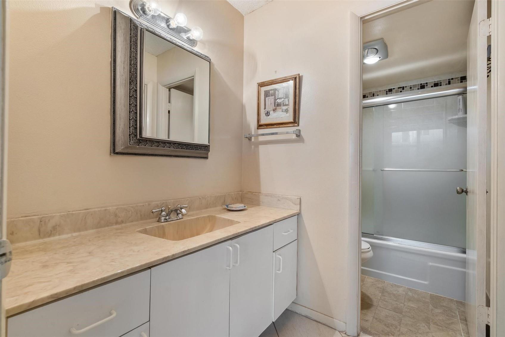 1239 Hillsboro Mile 203