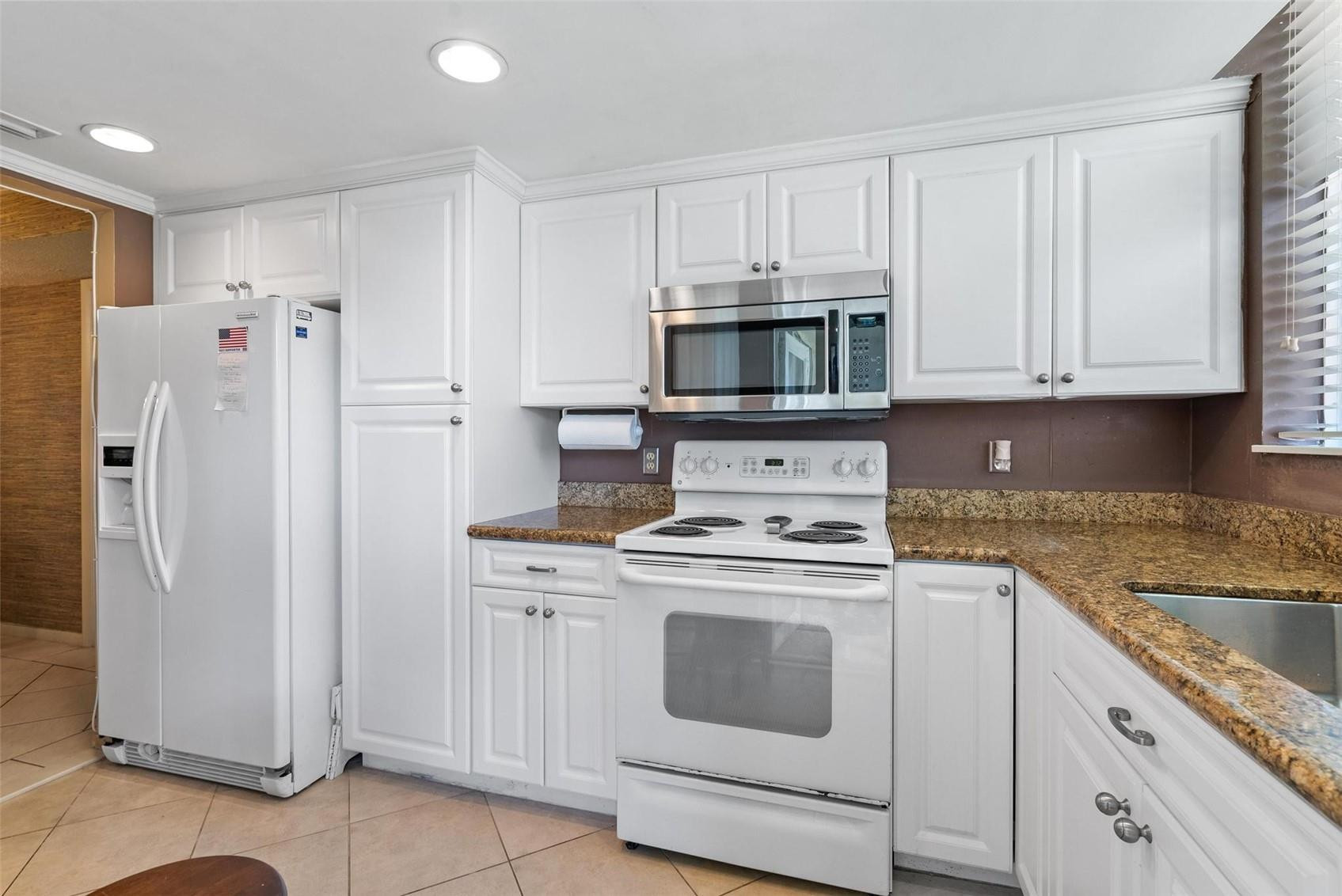 1239 Hillsboro Mile 203