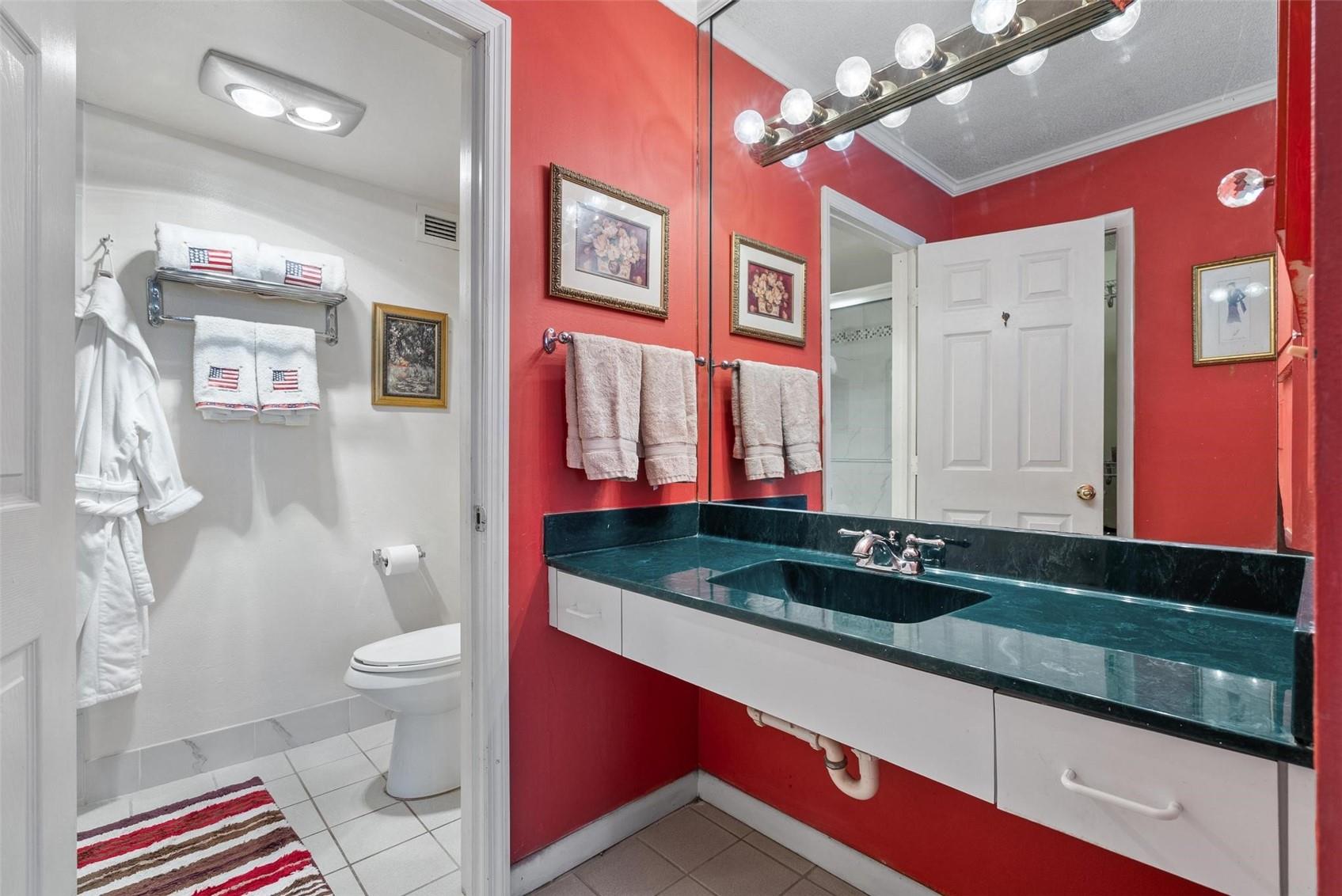 1239 Hillsboro Mile 203