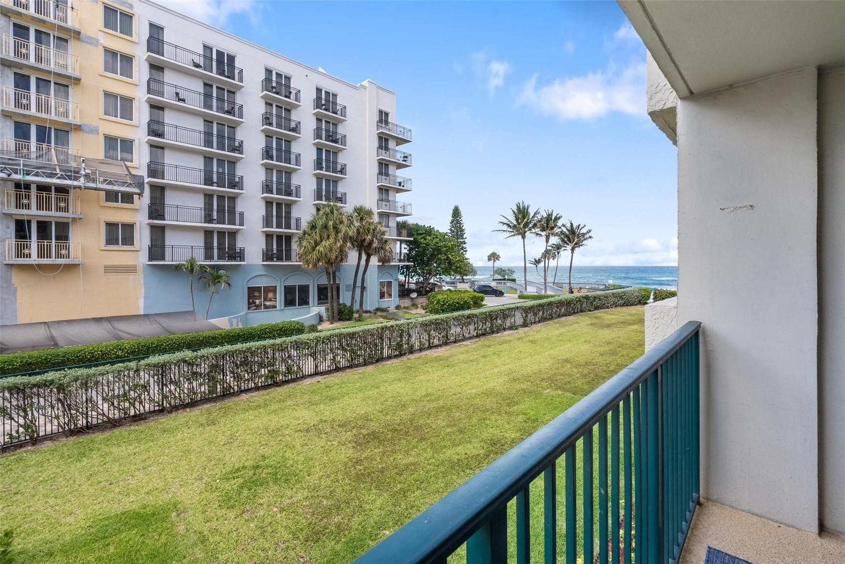 1239 Hillsboro Mile 203