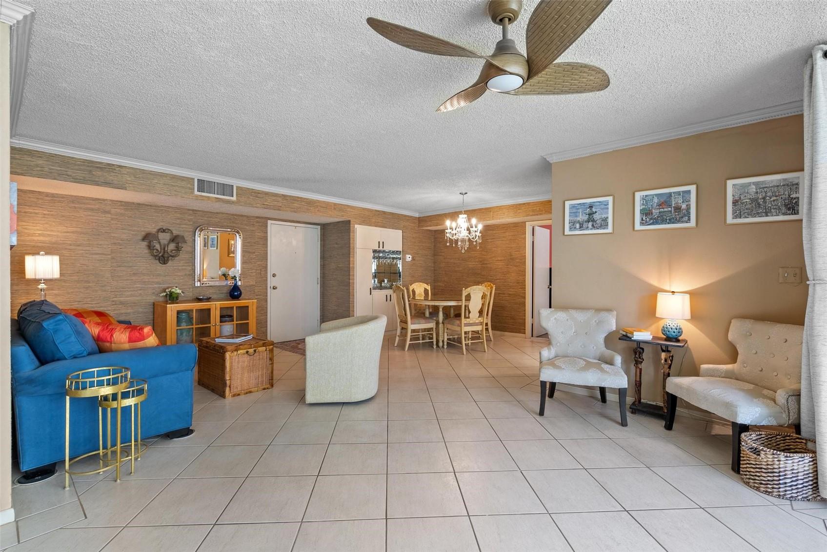 1239 Hillsboro Mile 203