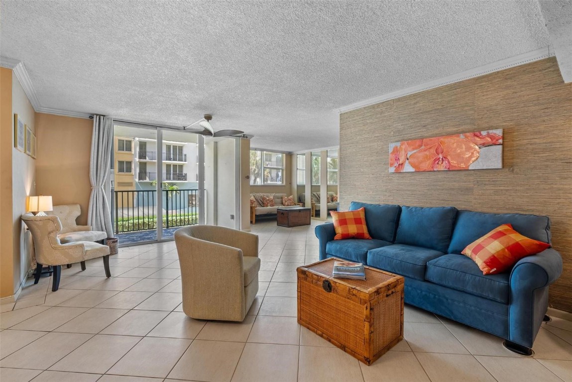 1239 Hillsboro Mile 203