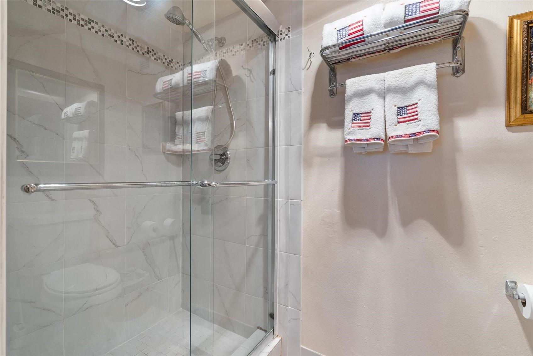 1239 Hillsboro Mile 203