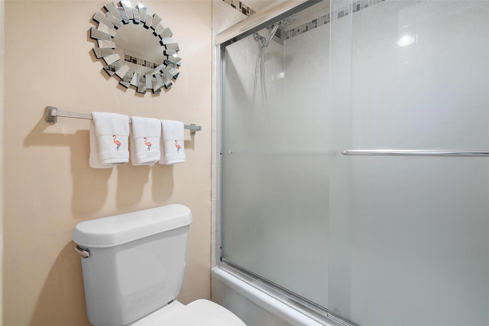 1239 Hillsboro Mile 203