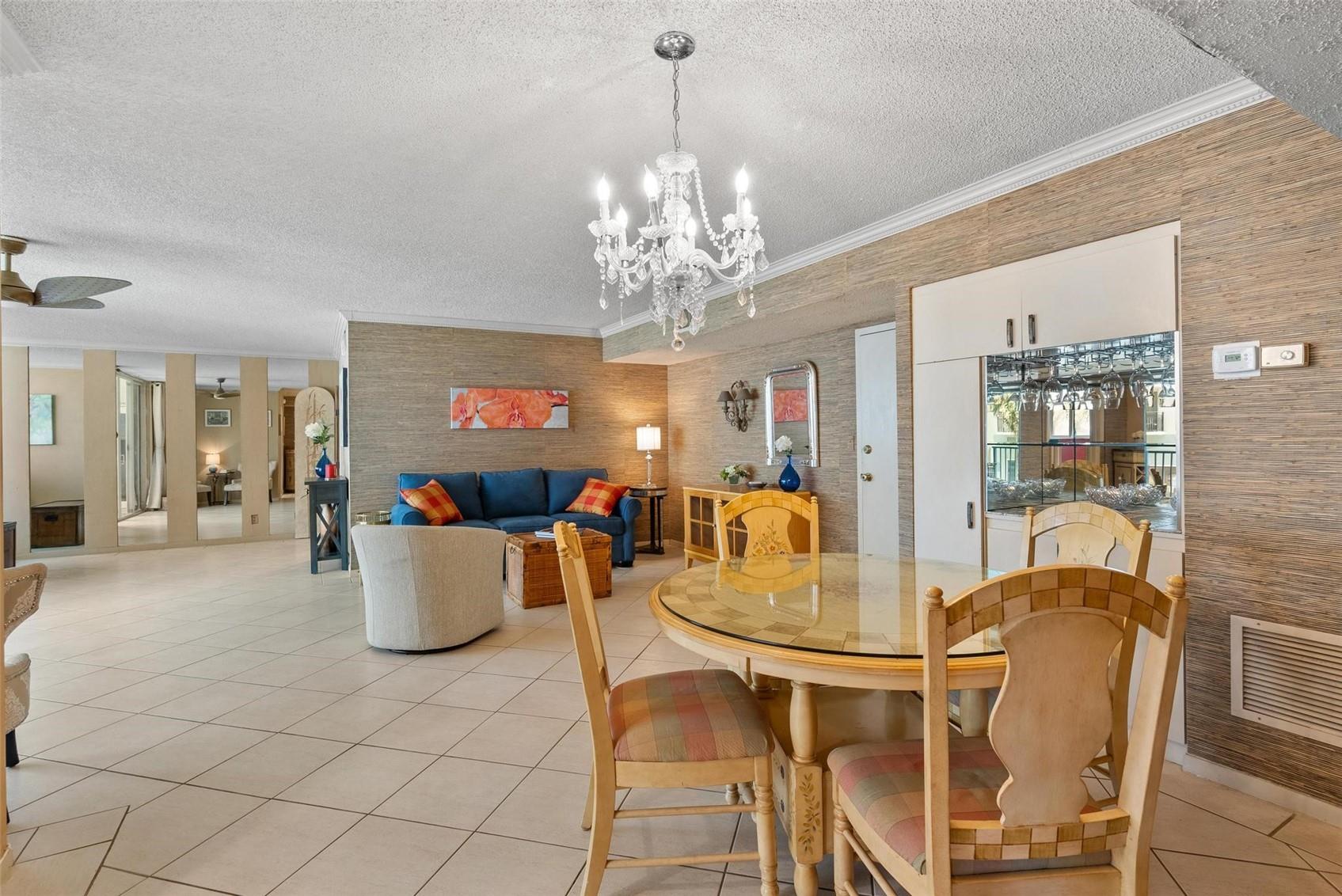 1239 Hillsboro Mile 203