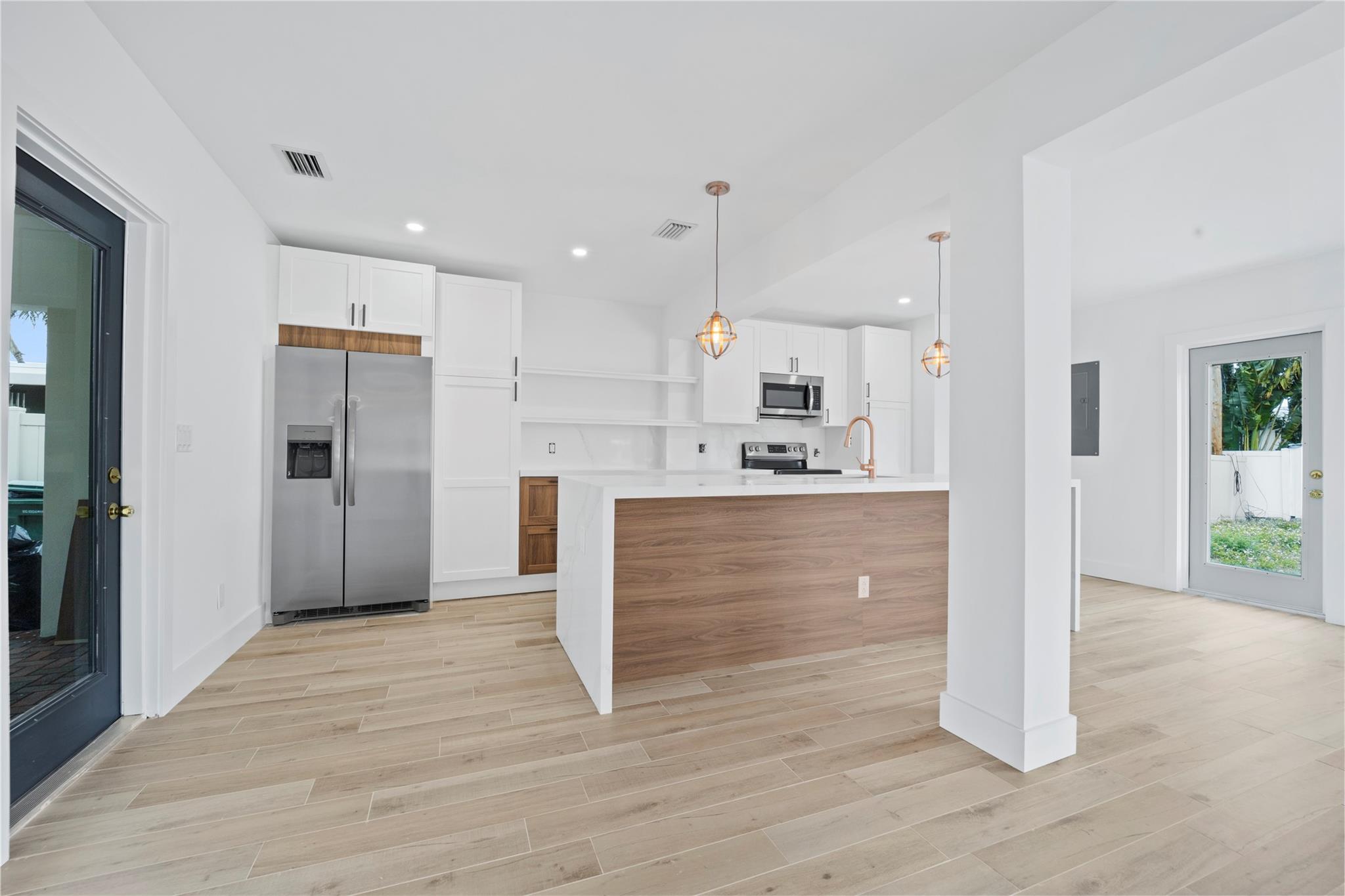4826 NE 17th Ter