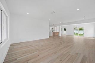 4826 NE 17th Ter