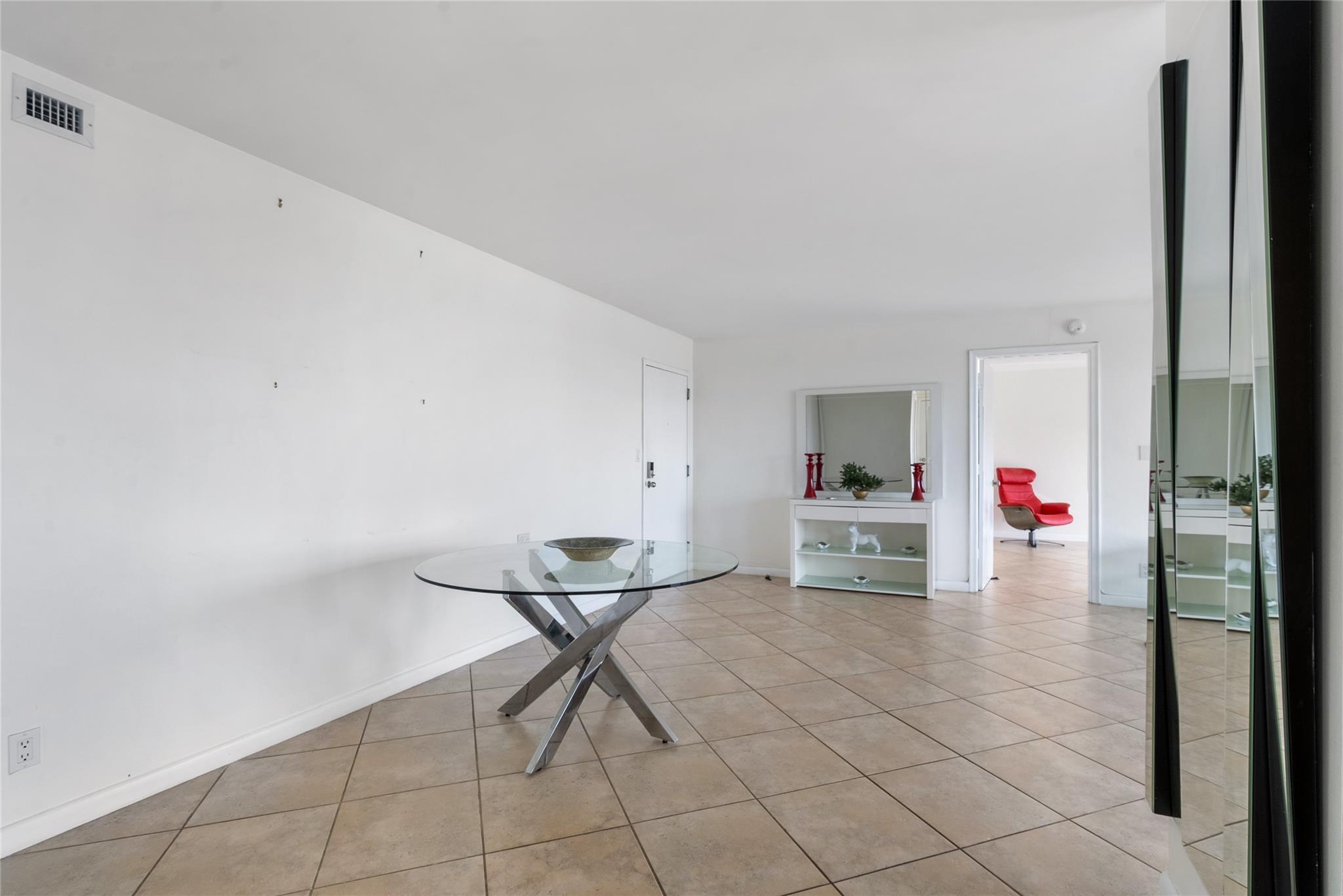 2841 N Ocean Blvd
