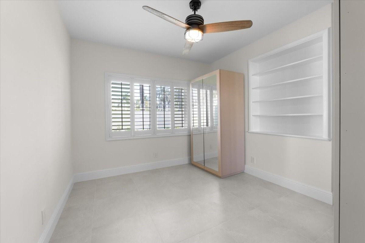 1635 Seabreeze Blvd