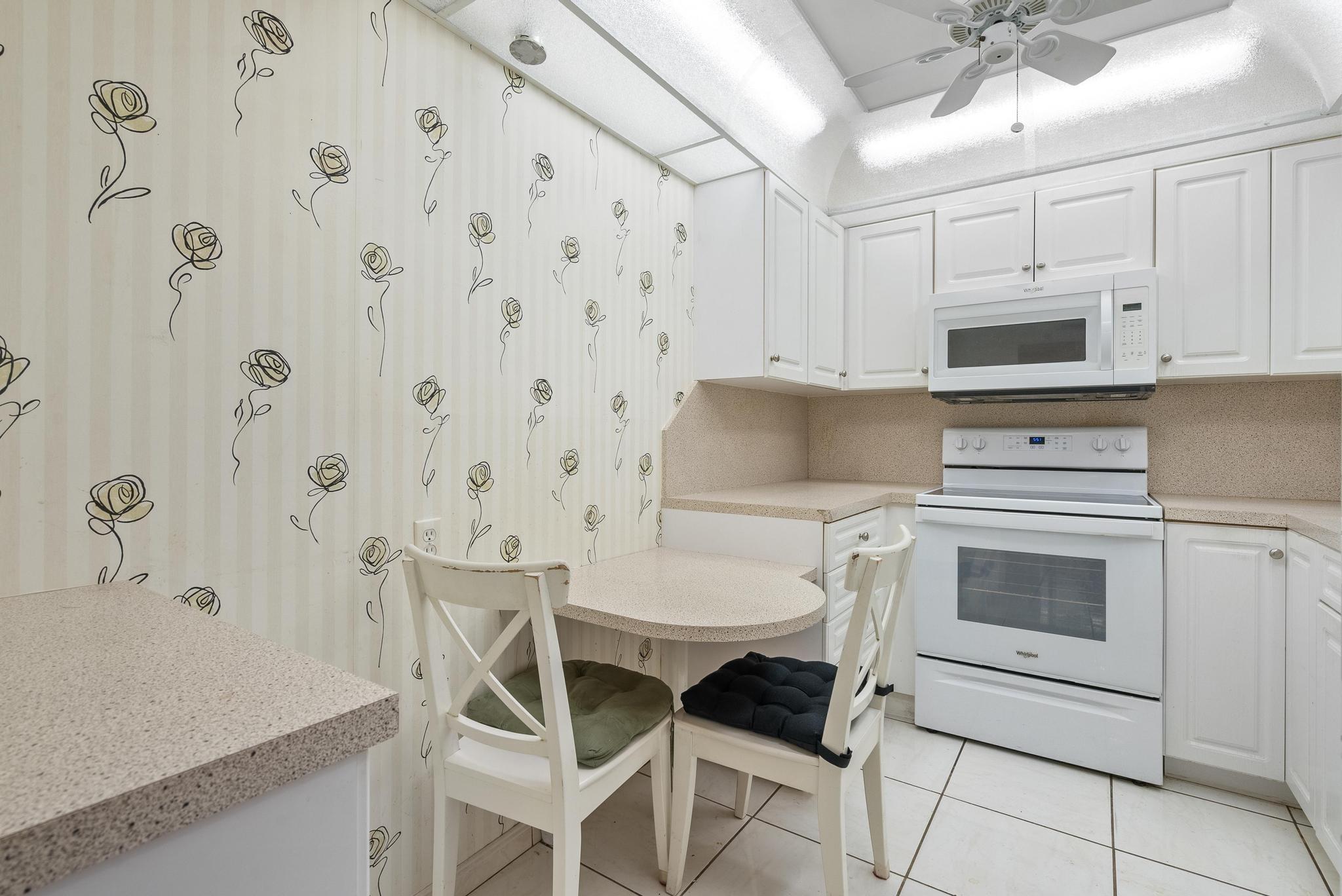 1200 Saint Charles Pl PH7