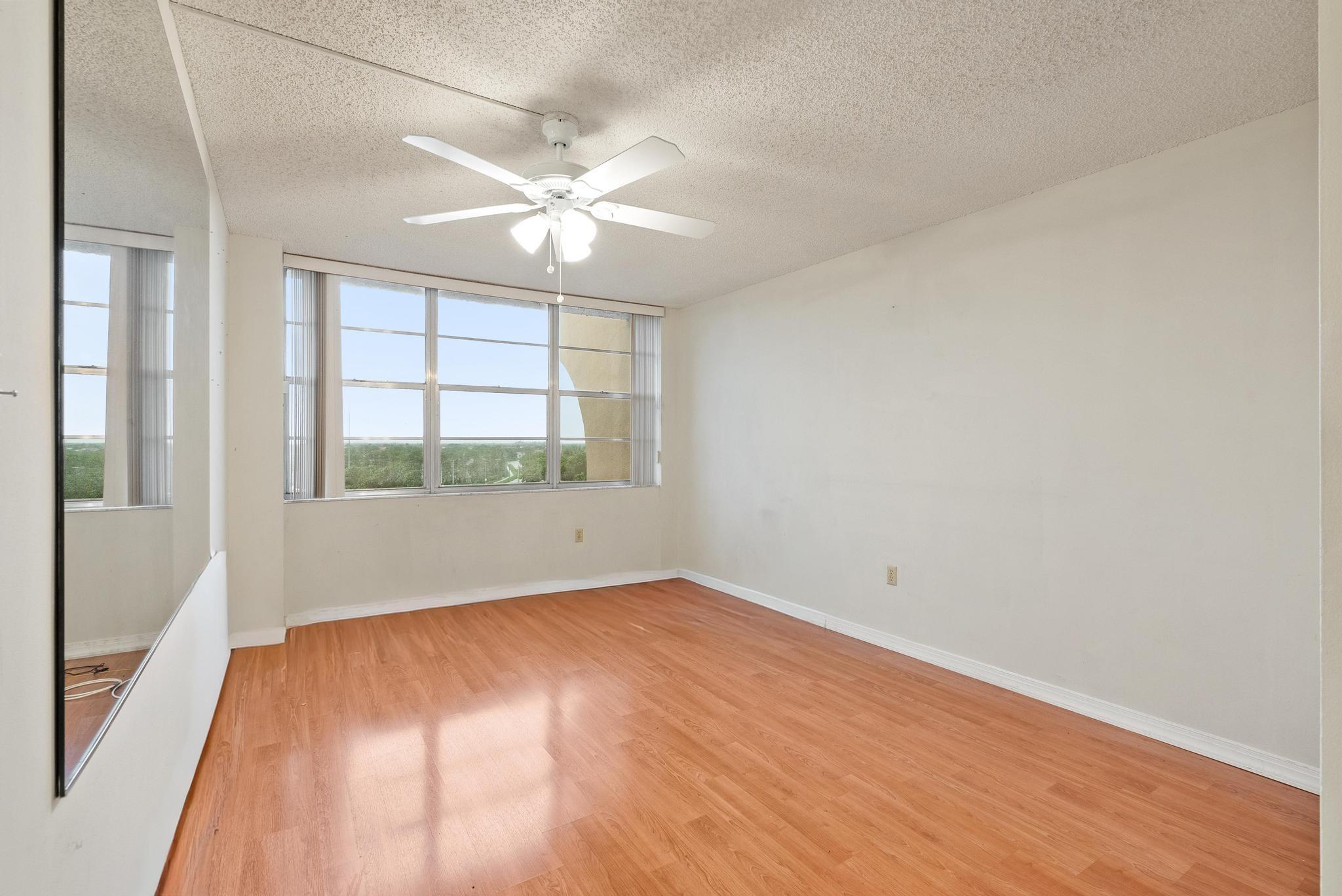 1200 Saint Charles Pl PH7