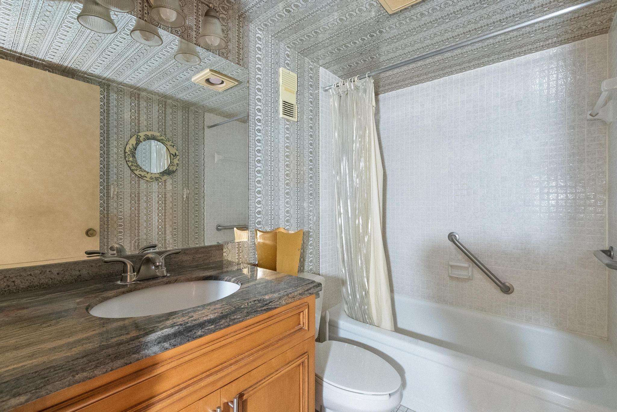 1200 Saint Charles Pl PH7