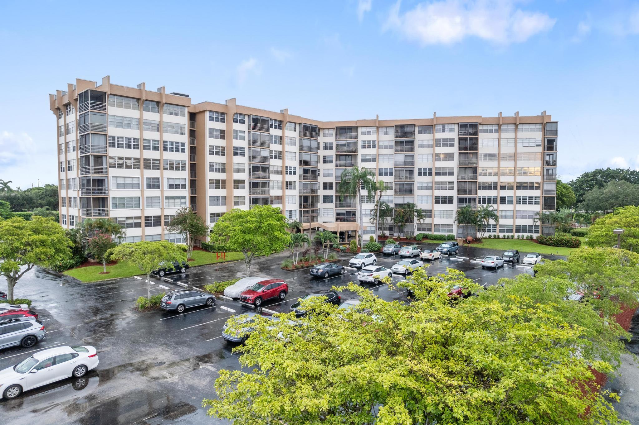 1200 Saint Charles Pl PH7