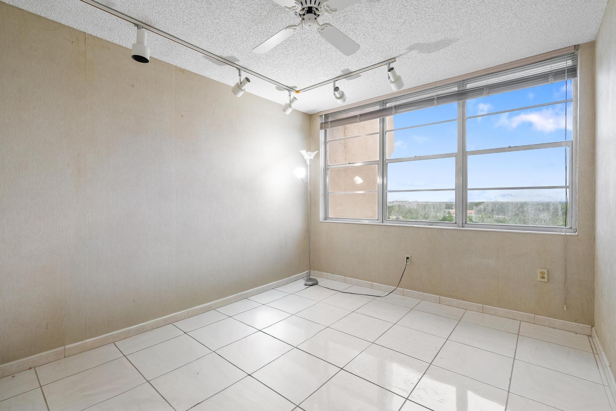 1200 Saint Charles Pl PH7
