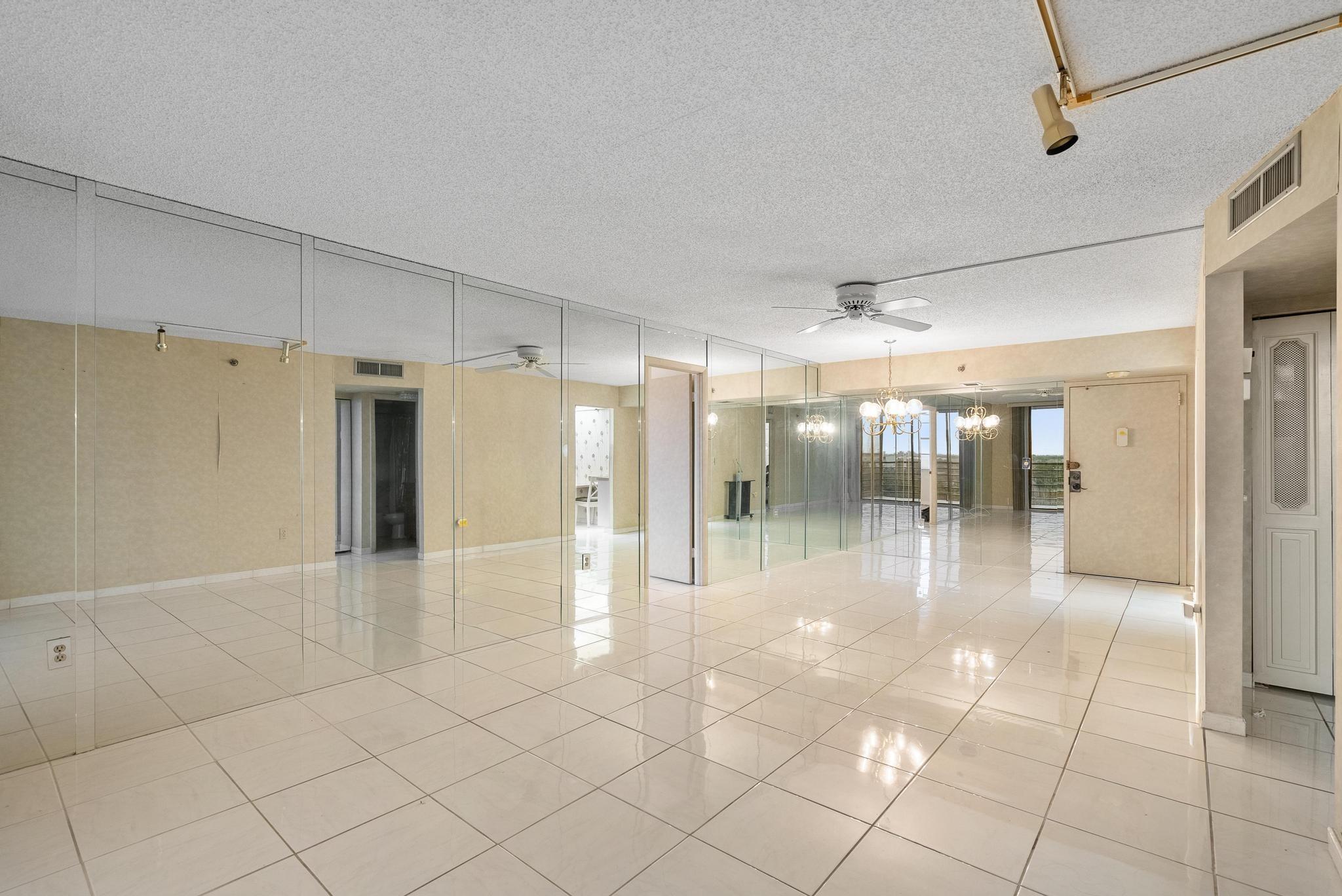 1200 Saint Charles Pl PH7