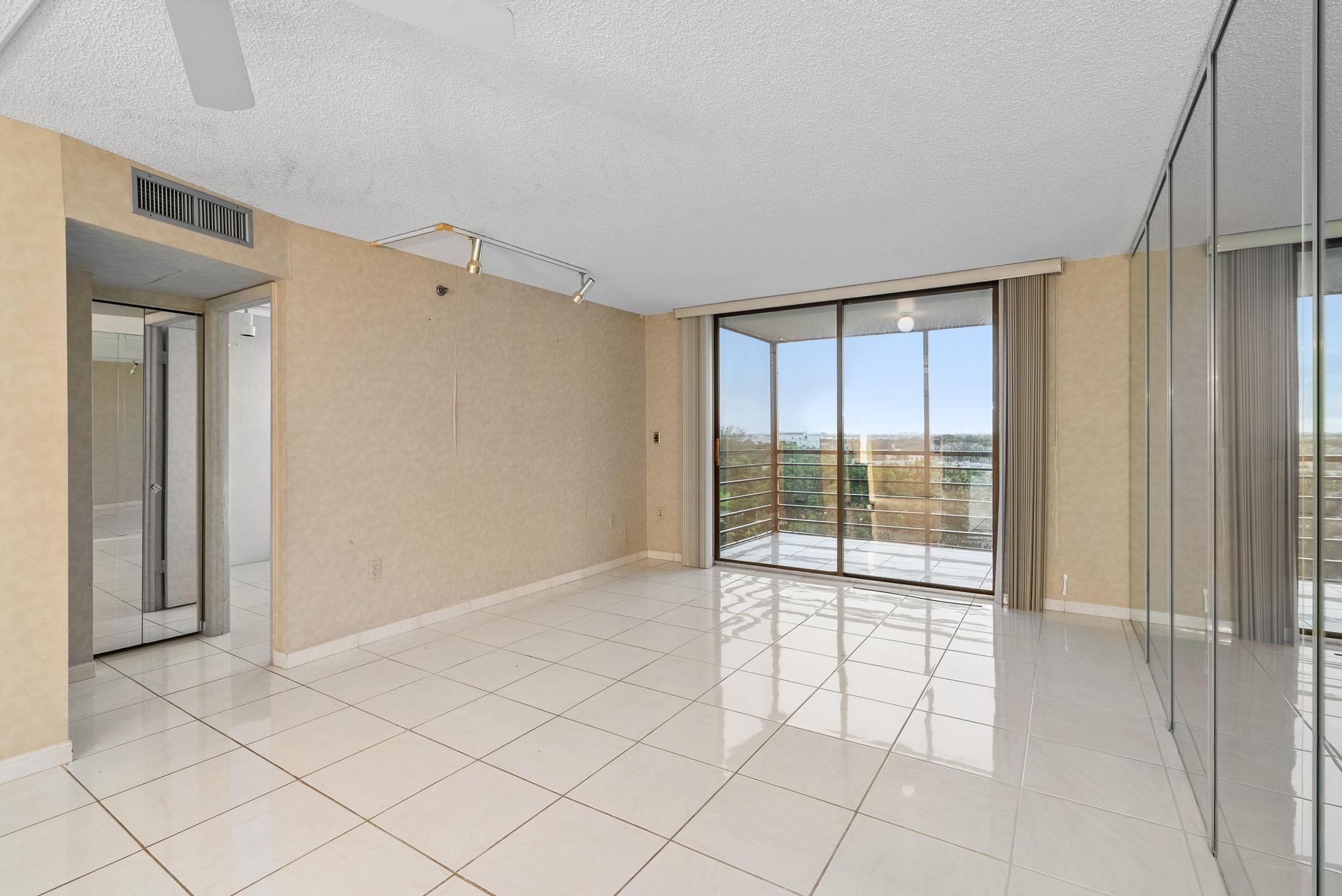 1200 Saint Charles Pl PH7
