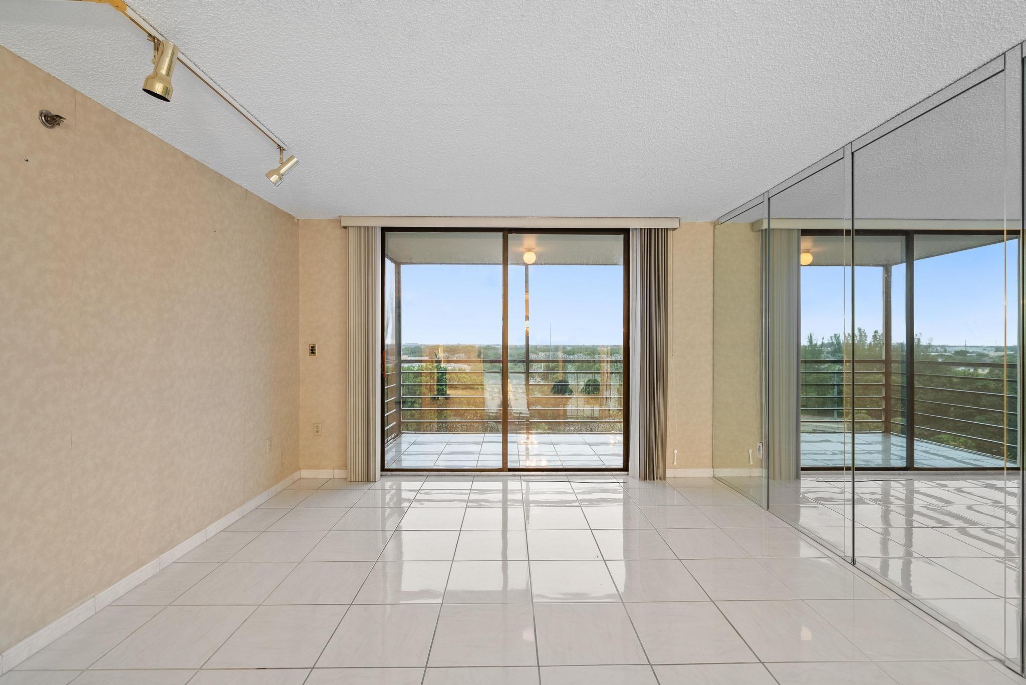 1200 Saint Charles Pl PH7