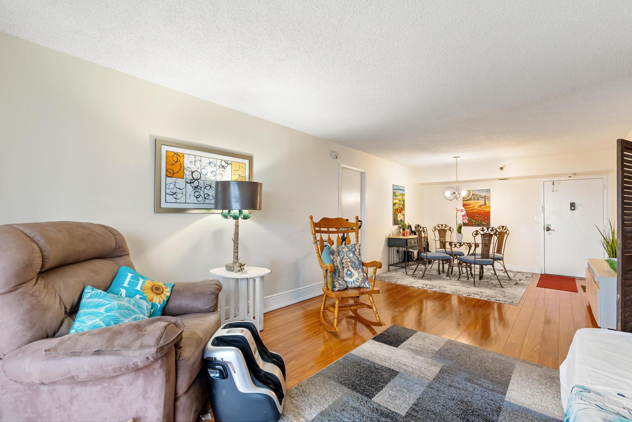 1200 Saint Charles Pl PH 21