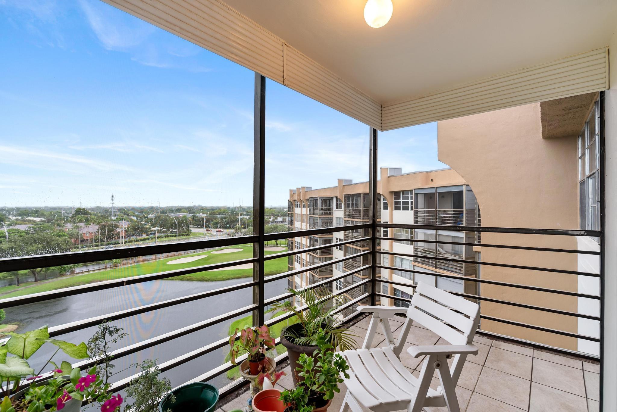 1200 Saint Charles Pl PH 21