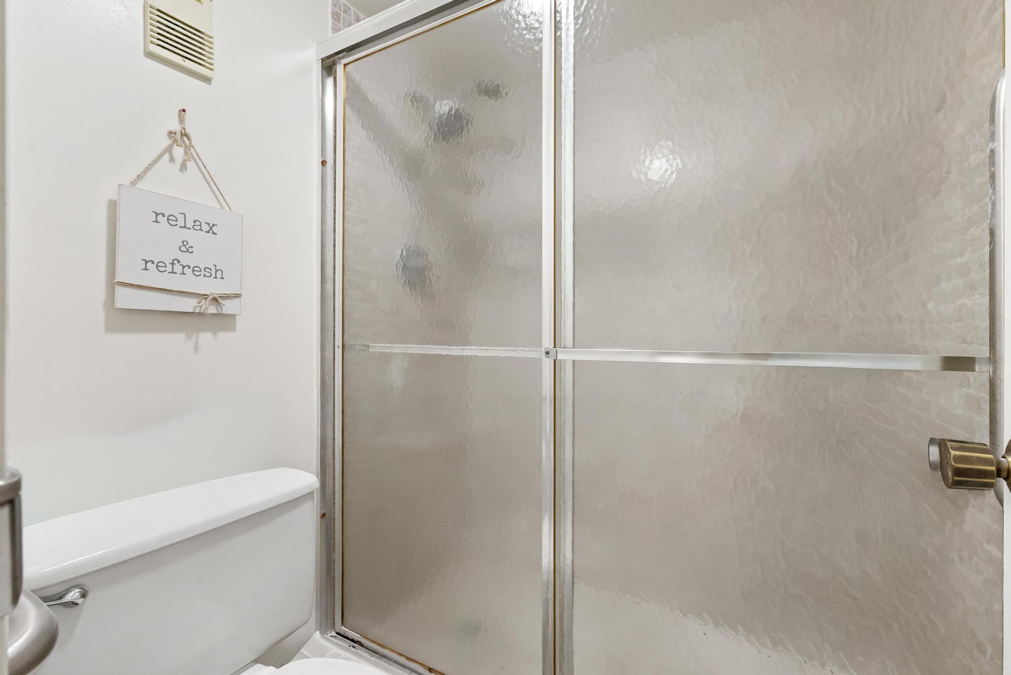 1200 Saint Charles Pl PH 21