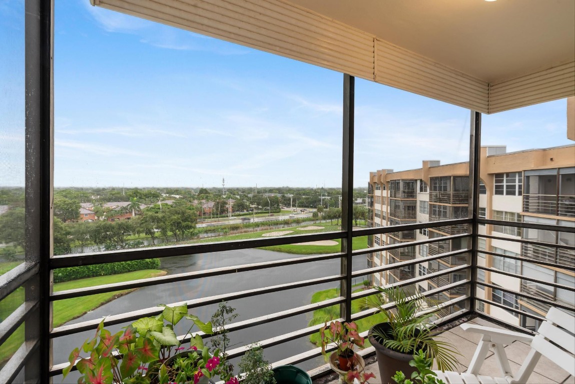 1200 Saint Charles Pl PH 21