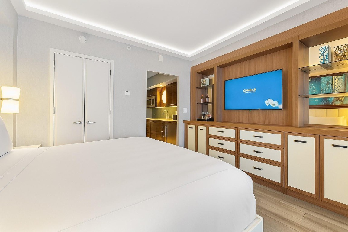 551 N Fort Lauderdale Beach Blvd R1810