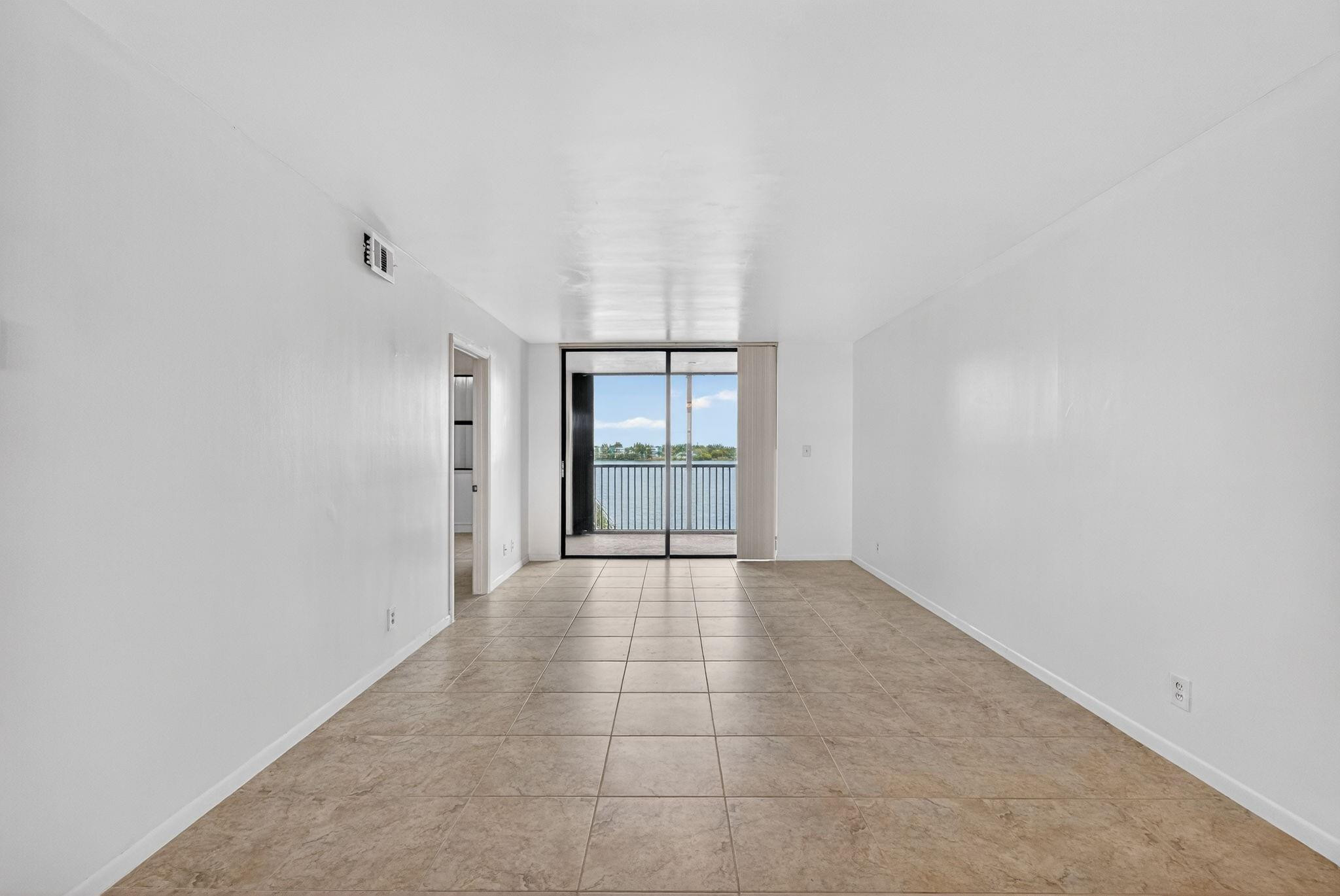 117 Lake Emerald Drive 408