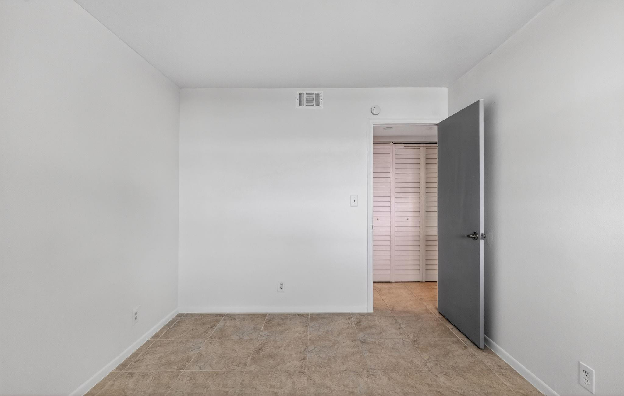 117 Lake Emerald Drive 408