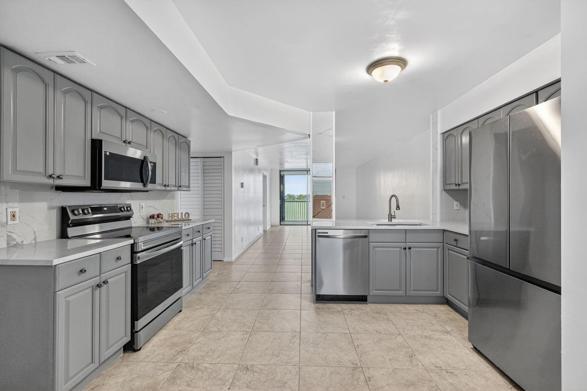 117 Lake Emerald Drive 408