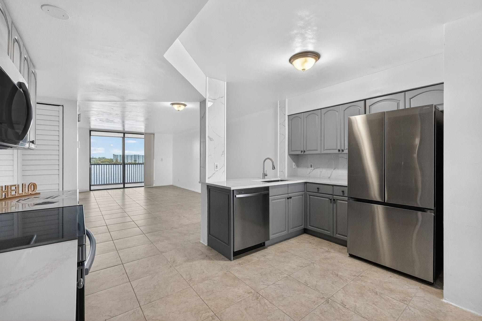 117 Lake Emerald Drive 408