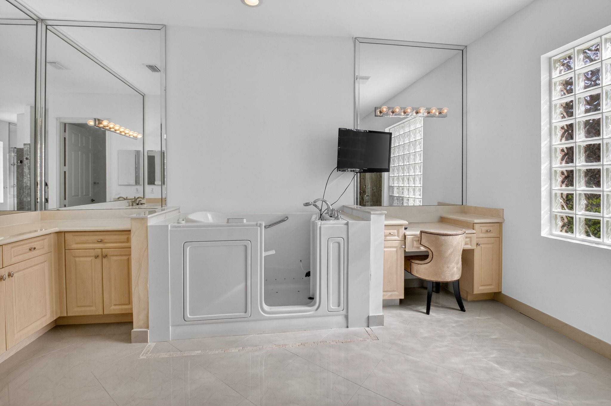 6940 Balboa Island Court