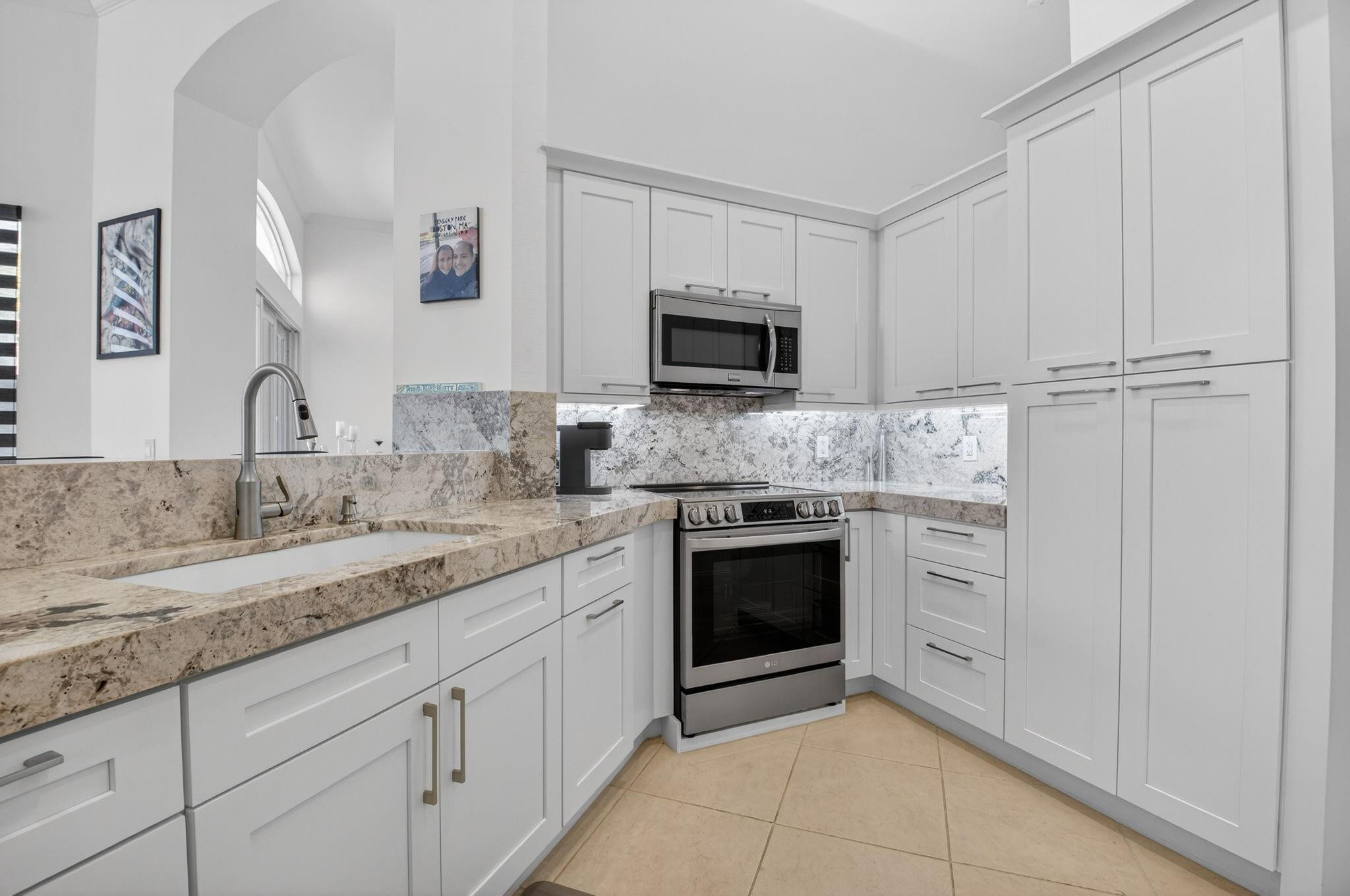 10078 Lexington Estates Boulevard