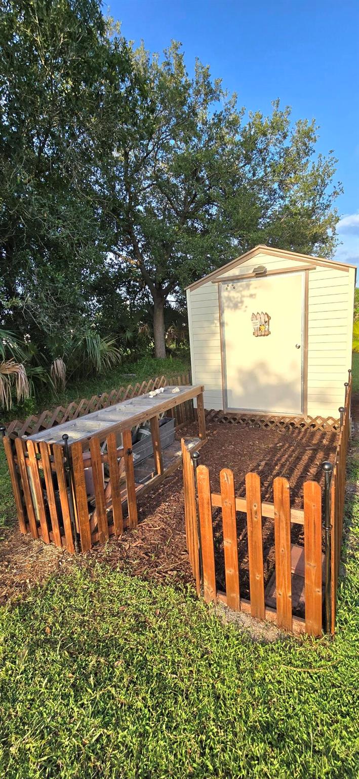 602 SW Pueblo Terrace