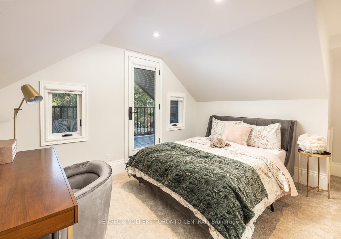 1 Bryce Avenue, Toronto C02, ON M4V 2B3, Toronto C02 ON, M4V 2B3