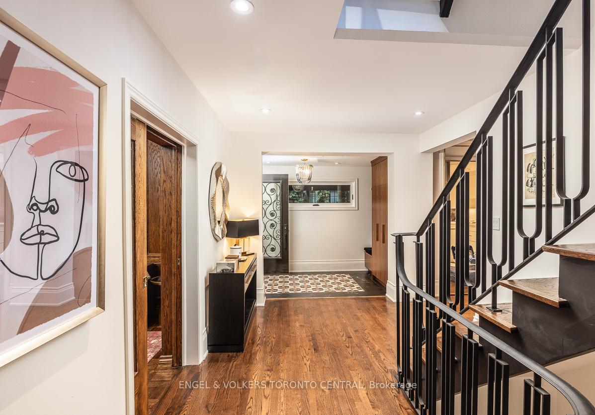 1 Bryce Avenue, Toronto C02, ON M4V 2B3, Toronto C02 ON, M4V 2B3