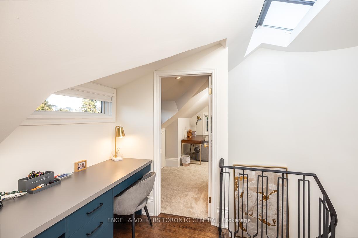 1 Bryce Avenue, Toronto C02, ON M4V 2B3, Toronto C02 ON, M4V 2B3